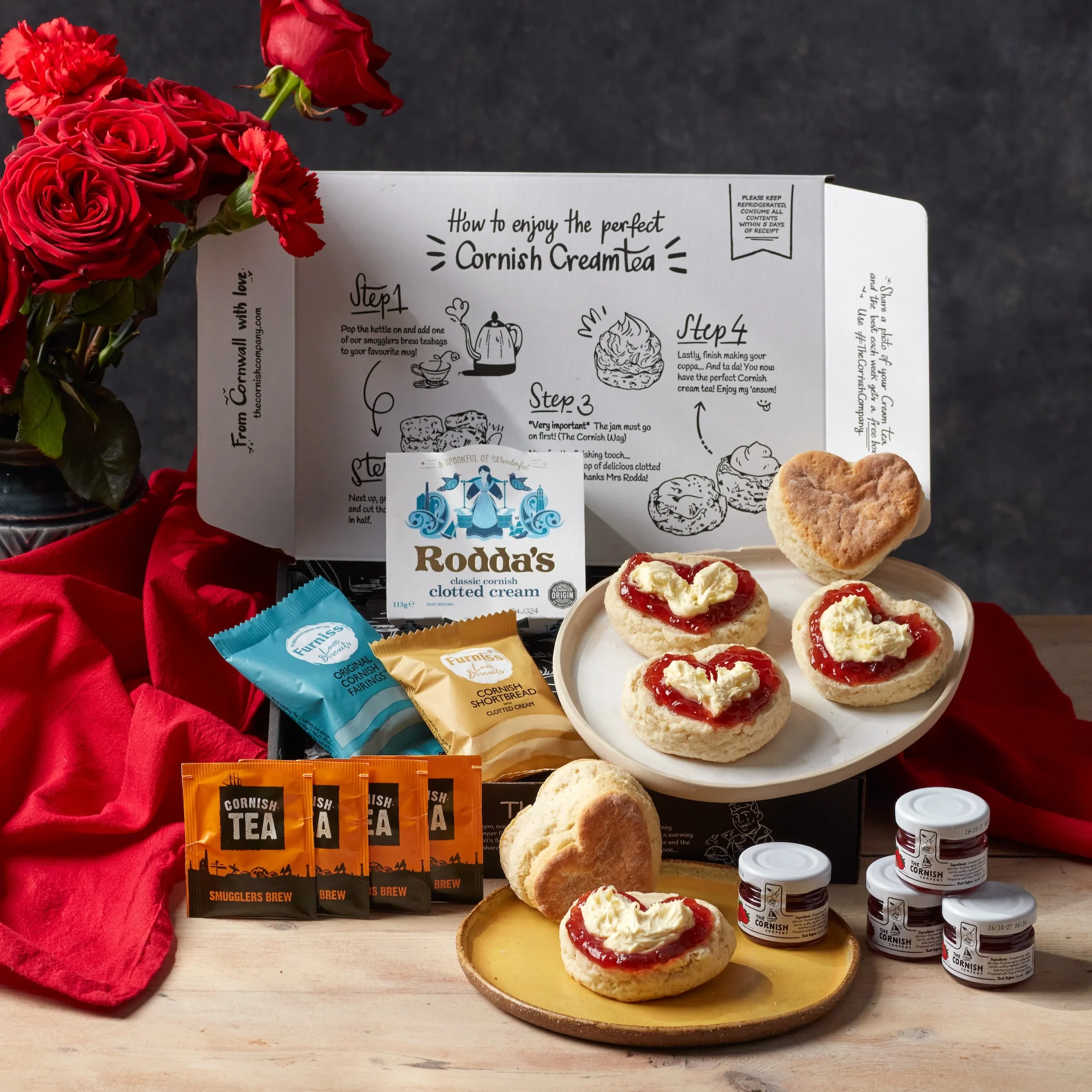The Love Heart Cream Tea Hamper - Image 2