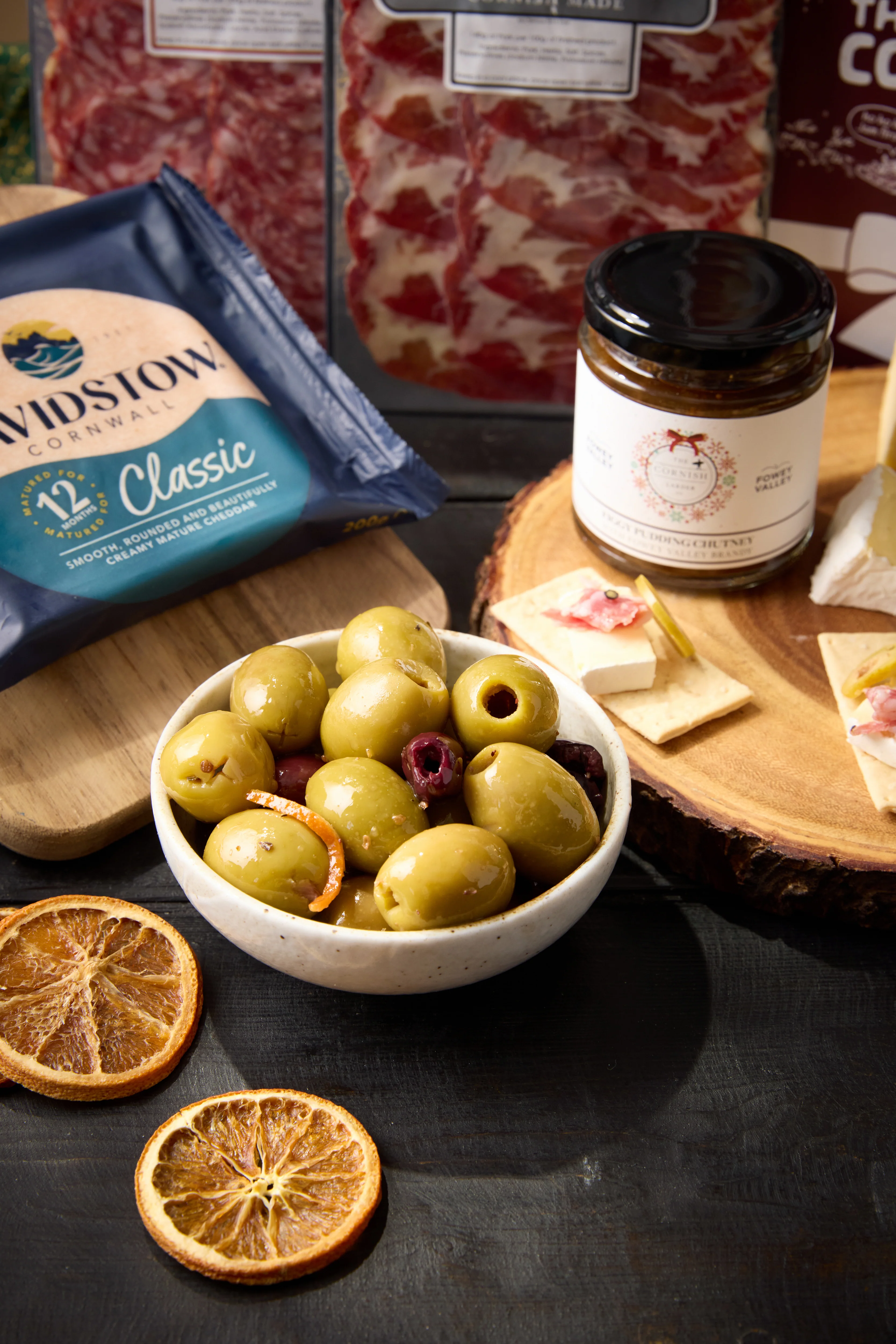 The Nadelik Lowen Hamper - Image 2